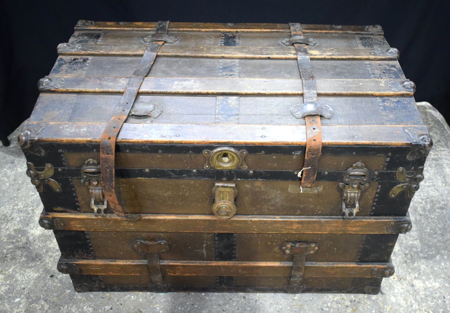 A 19th Century leather coated wooden trunk with wooden banding 65 x 88 x 53 cm. - Image 2 of 5