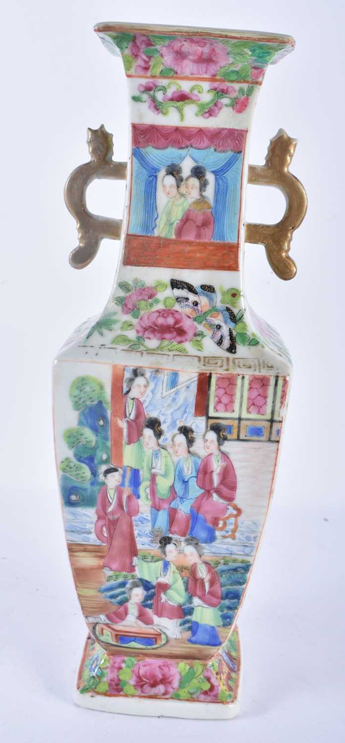 A LARGE 19TH CENTURY CHINESE CANTON FAMILLE ROSE TWIN HANDLED VASE Qing. 30cm high. - Image 3 of 5