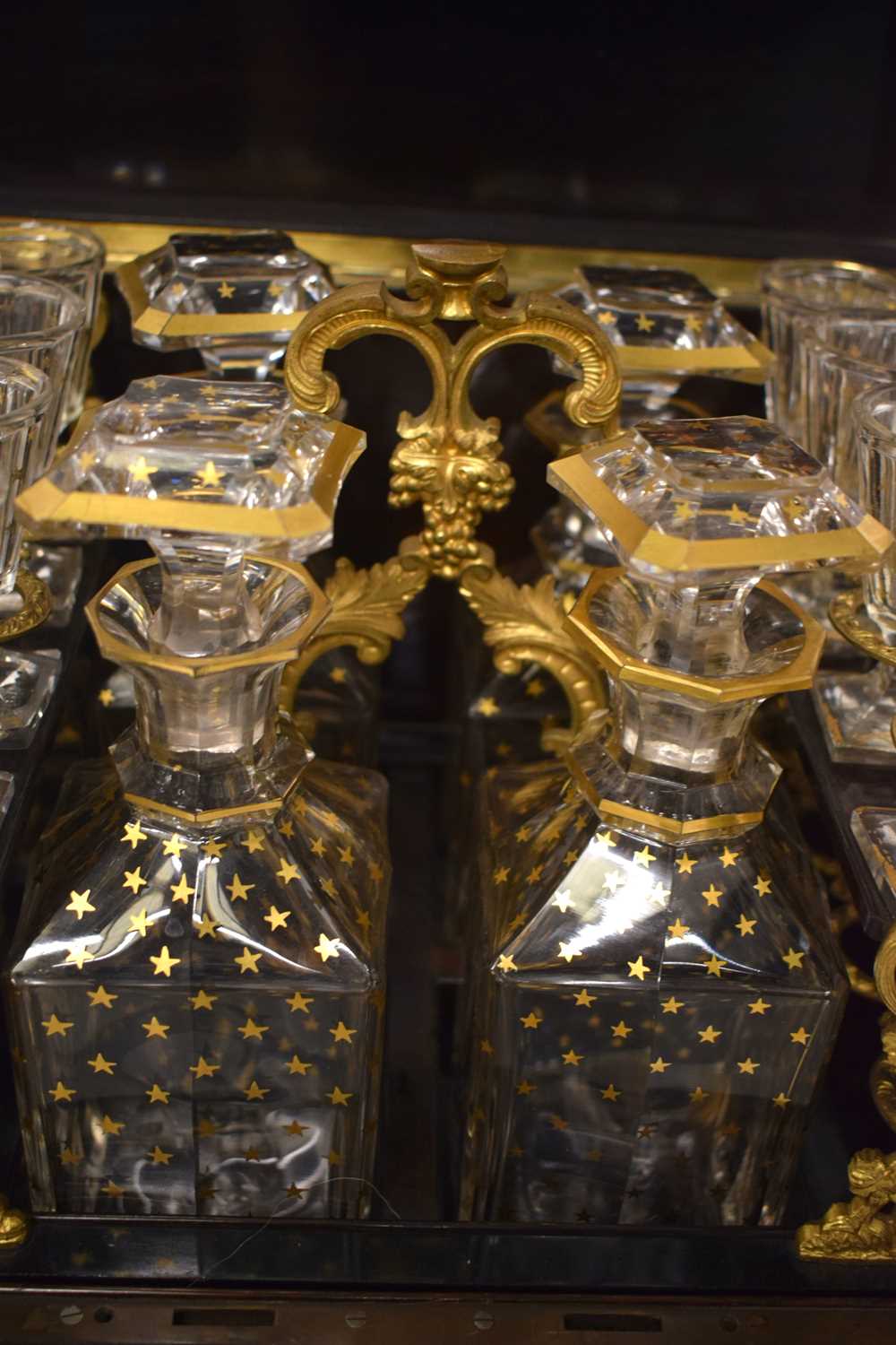 A LARGE 18TH/19TH CENTURY FRENCH NAPOLEON III BOULLE TORTOISESHELL TANTALUS DECANTER SET the case - Image 28 of 36