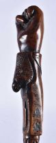 A LARGE 18TH/19TH CENTURY CONTINENTAL CARVED FOLK ART FIST AND BIRD WALKING CANE STAFF. 84 cm long.