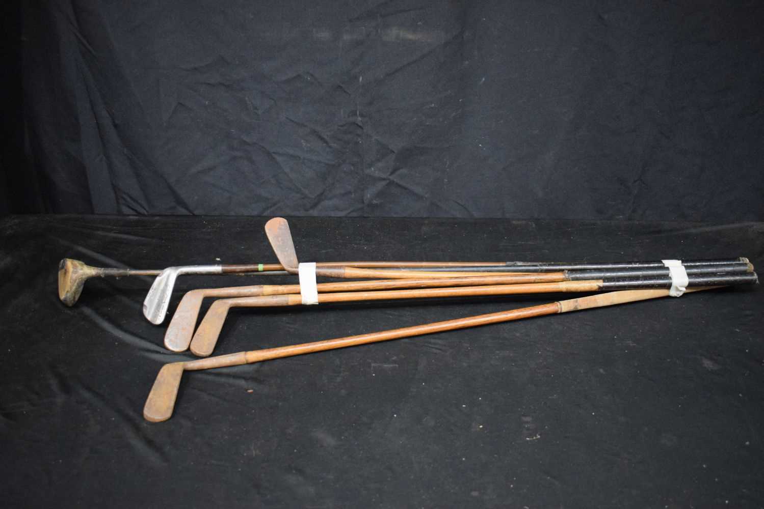 A collection of Hickory shafted golf clubs etc 112 cm (6). - Image 2 of 8