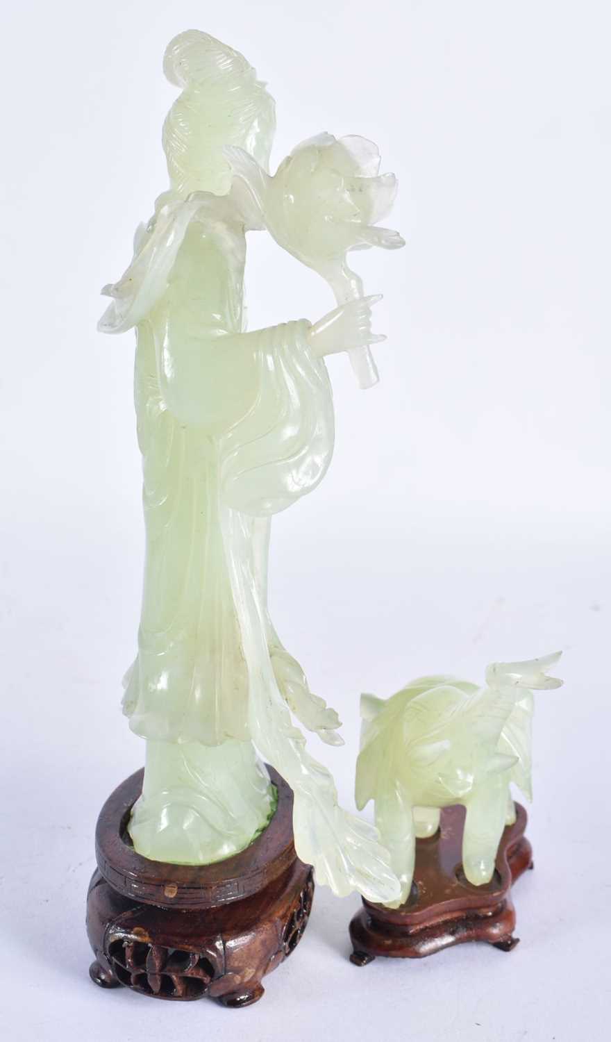 AN EARLY 20TH CENTURY CHINESE CARVED JADE FIGURE OF AN IMMORTAL Late Qing/Republic, together with - Image 4 of 6