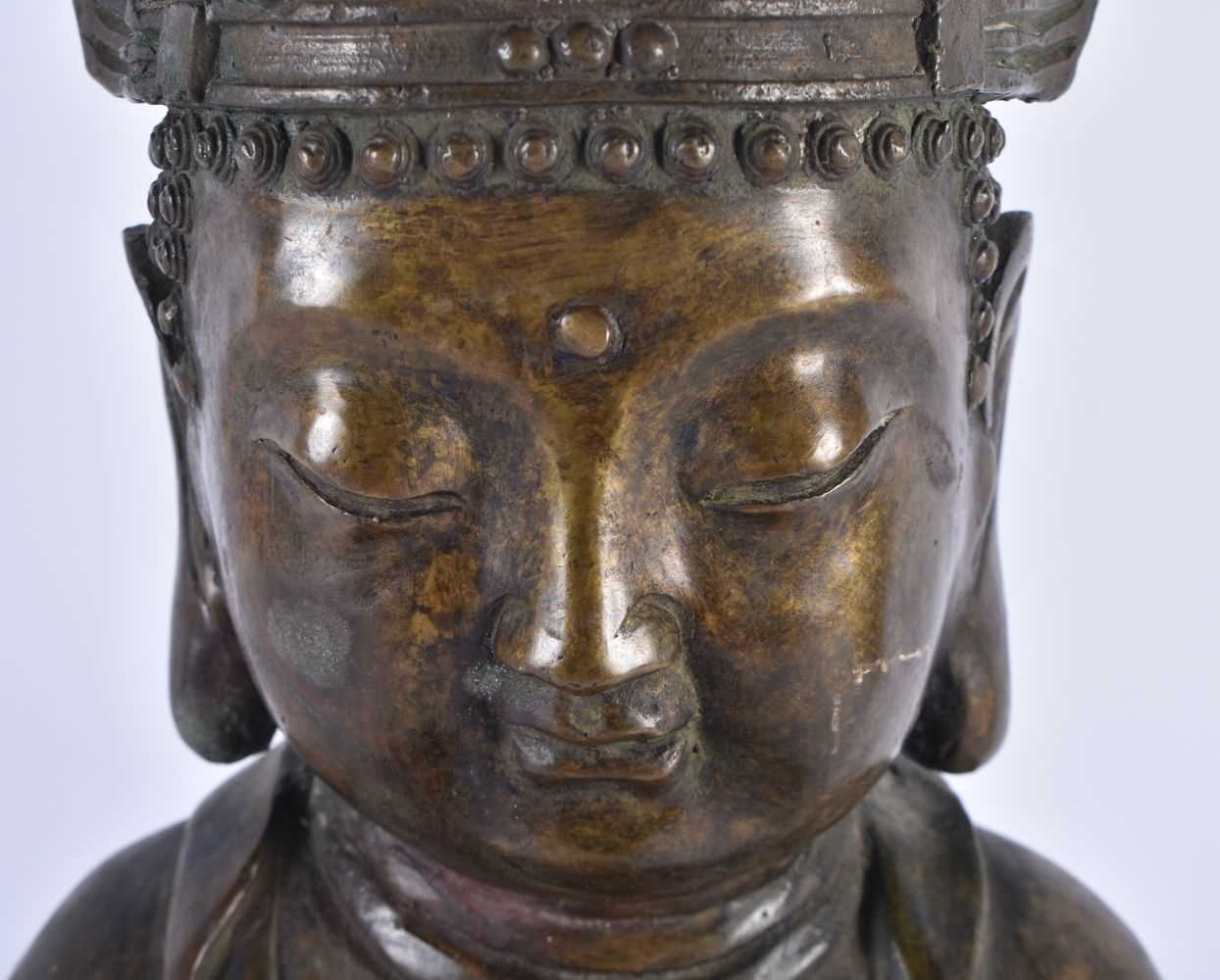 A LARGE EARLY 20TH CENTURY CHINESE BRONZE FIGURE OF A SEATED BUDDHA Late Qing/Republic. 38 cm x - Image 2 of 8
