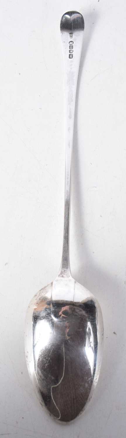 A Georgian Silver Basting Spoon by Charles Hougham. Hallmarked London 1787. 33 cm x 4.9cm, weight - Image 2 of 3