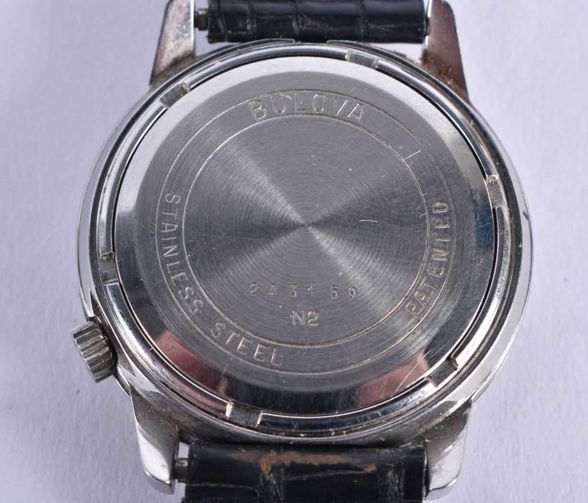 A ACCUTRON STAINLESS STEEL WRISTWATCH. 3.5 cm wide inc crown. - Image 3 of 4