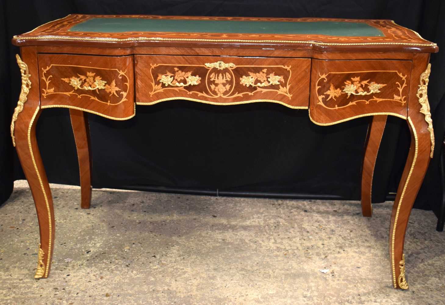 A baroque style inlaid leather topped three drawer writing desk 79 x 122 x 62 cm - Image 2 of 12