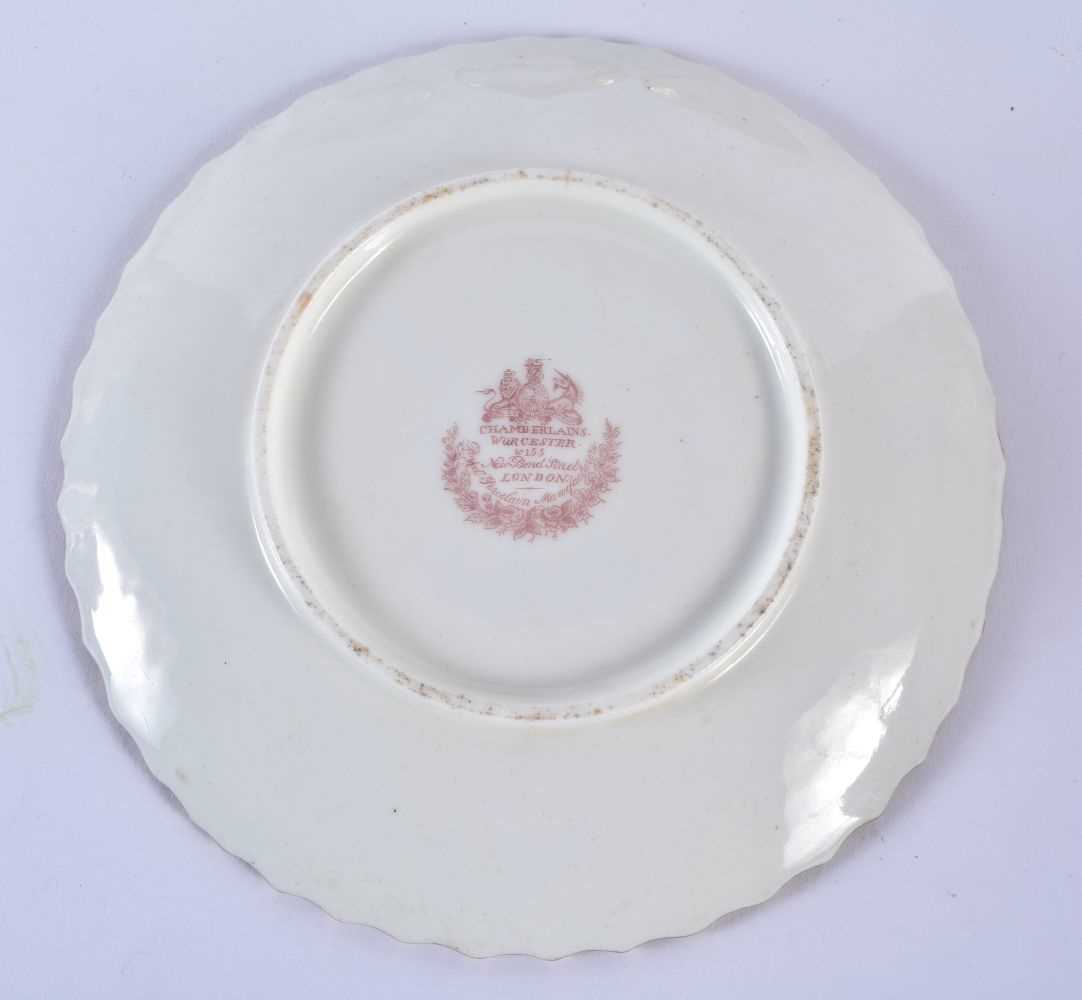 AN EARLY 19TH CENTURY CHAMBERLAINS WORCESTER CUP AND SAUCER together with a similar Chamberlains - Image 3 of 12