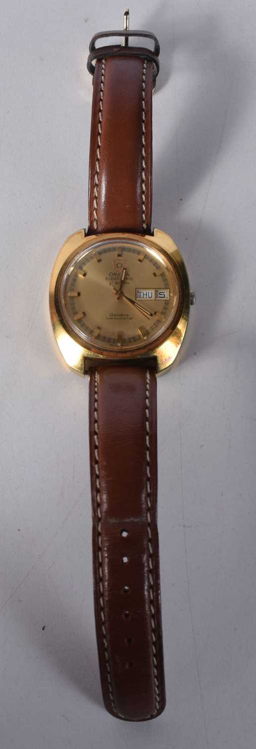 AN OMEGA WRISTWATCH. 4 cm wide inc crown.