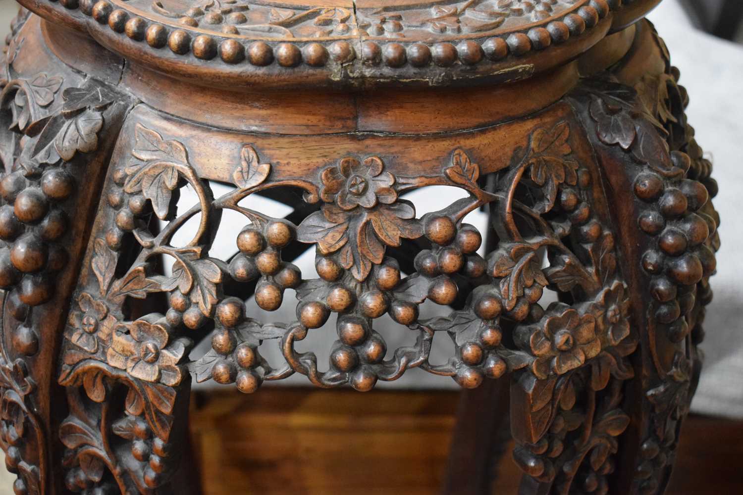 A Fine and Large 19th Century Chinese carved hardwood marble top stand 124 x 41 cm - Image 13 of 28