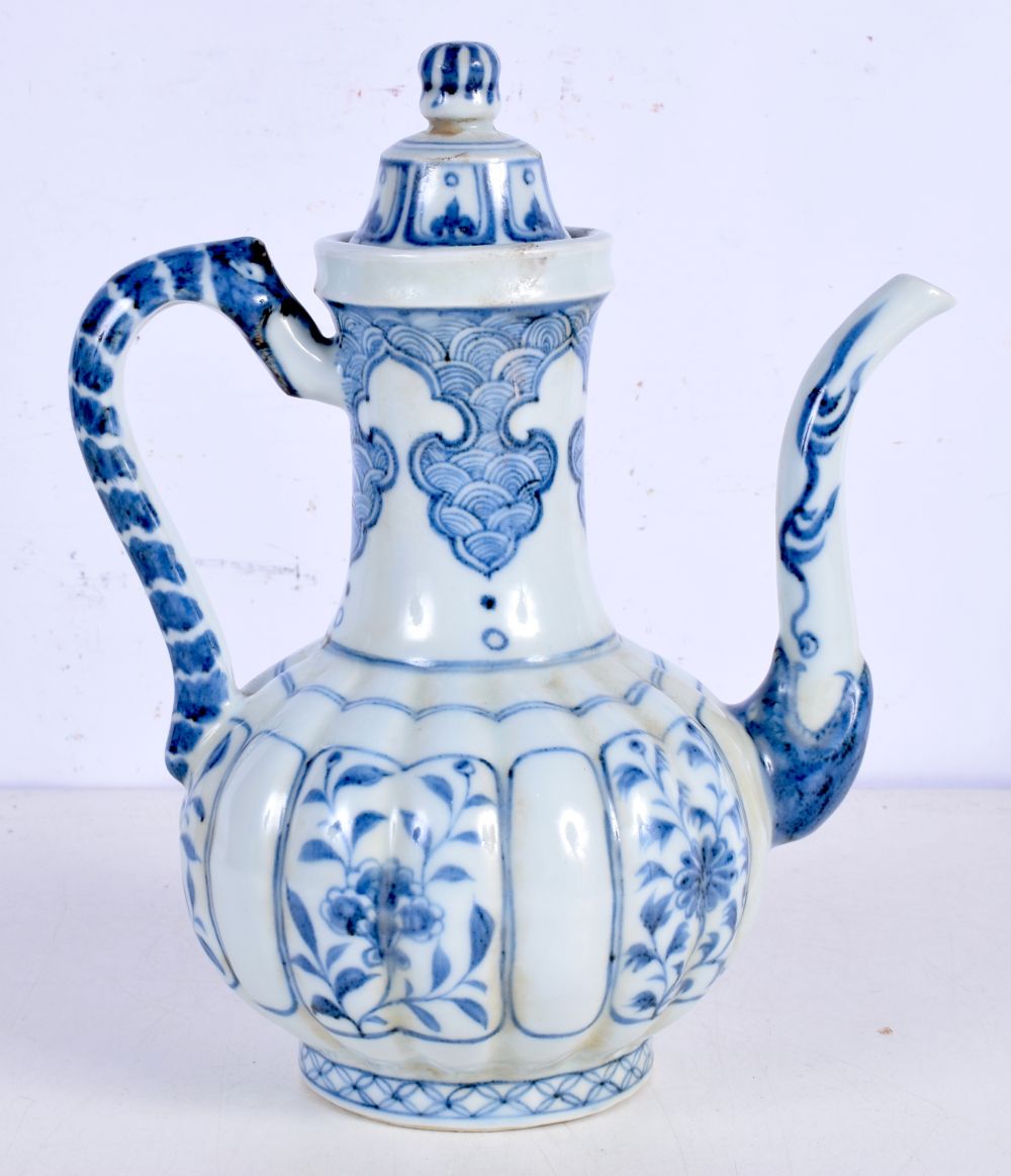 A Chinese porcelain blue and white ewer decorative with foliage 25 cm. - Image 8 of 10