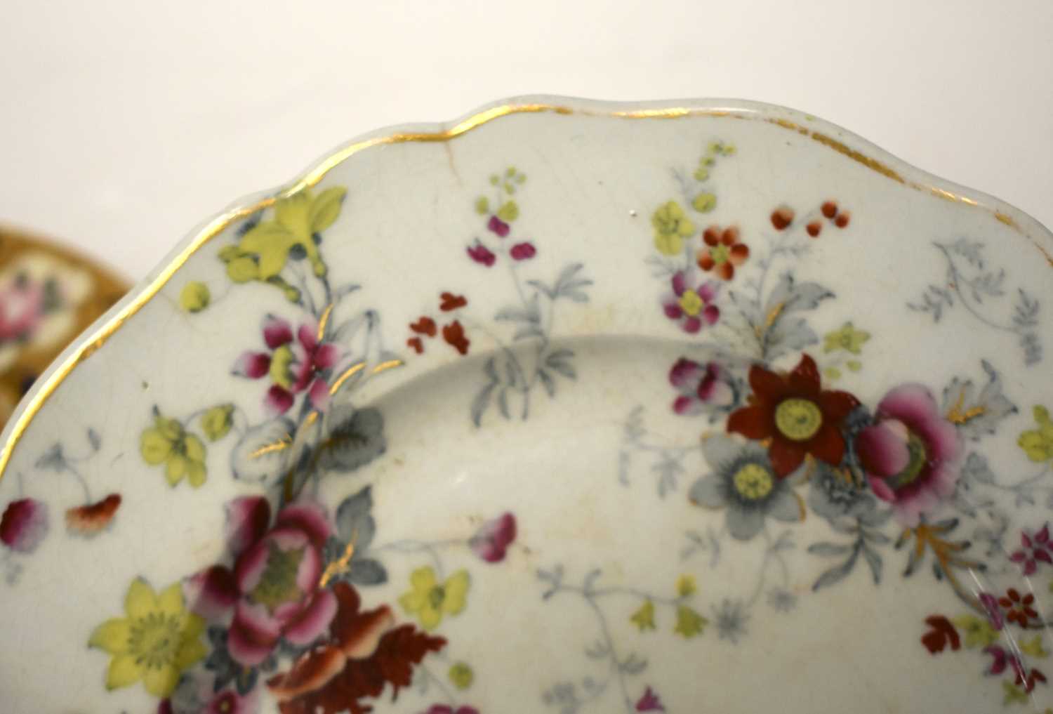 THREE EARLY 19TH CENTURY CHAMBERLAINS WORCESTER PORCELAIN PLATES together with two other - Image 21 of 51