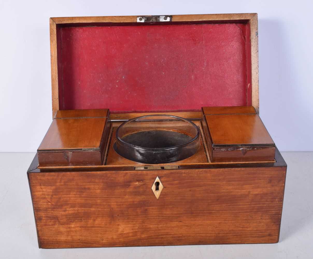 A 19th Century Satinwood tea Caddy with glass insert 15 x 30 x 15 cm . - Image 3 of 8
