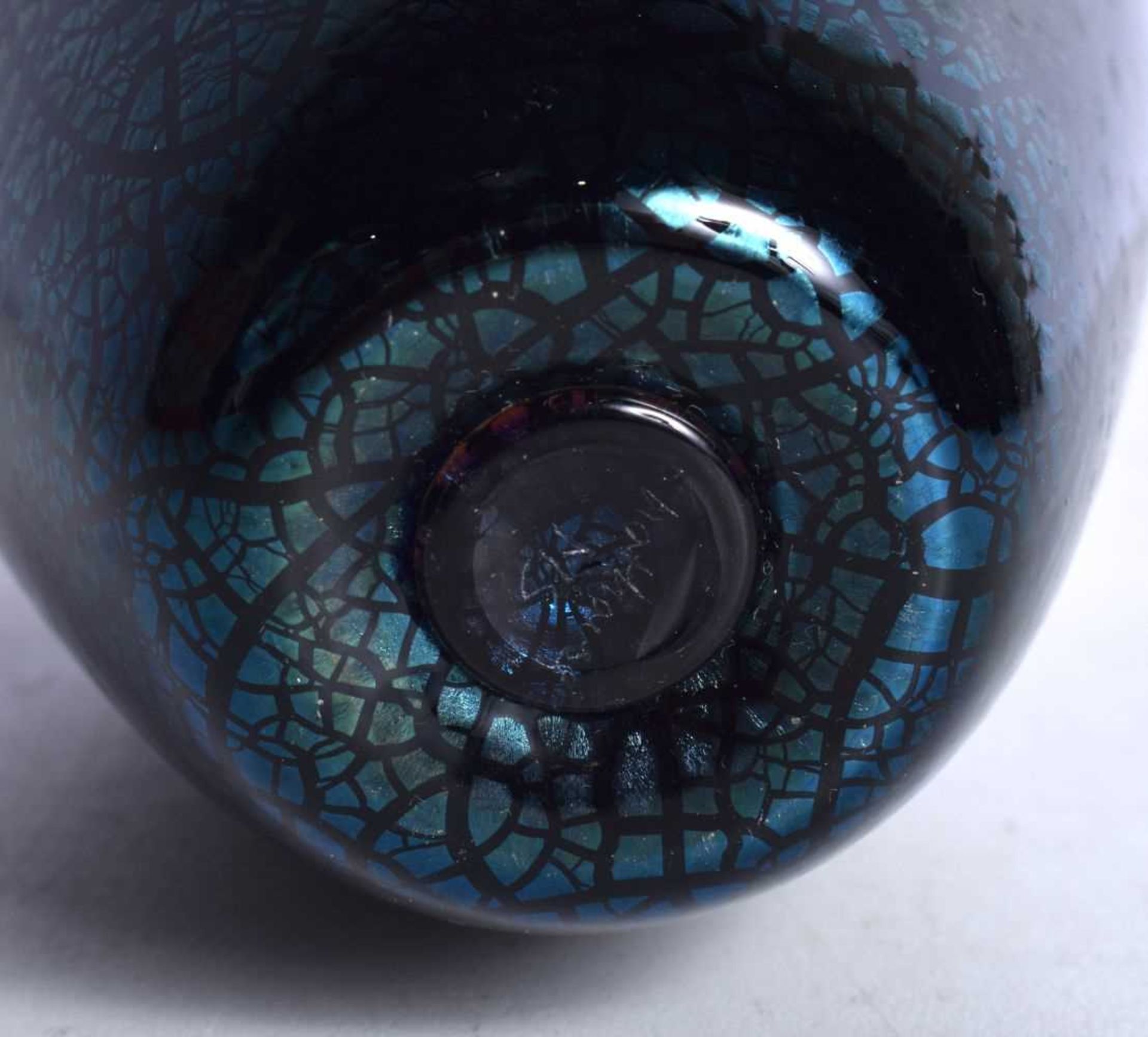 A Malcolm Sutcliffe Iridescent glass vase signed Hothouse M S 14 cm. - Image 6 of 10