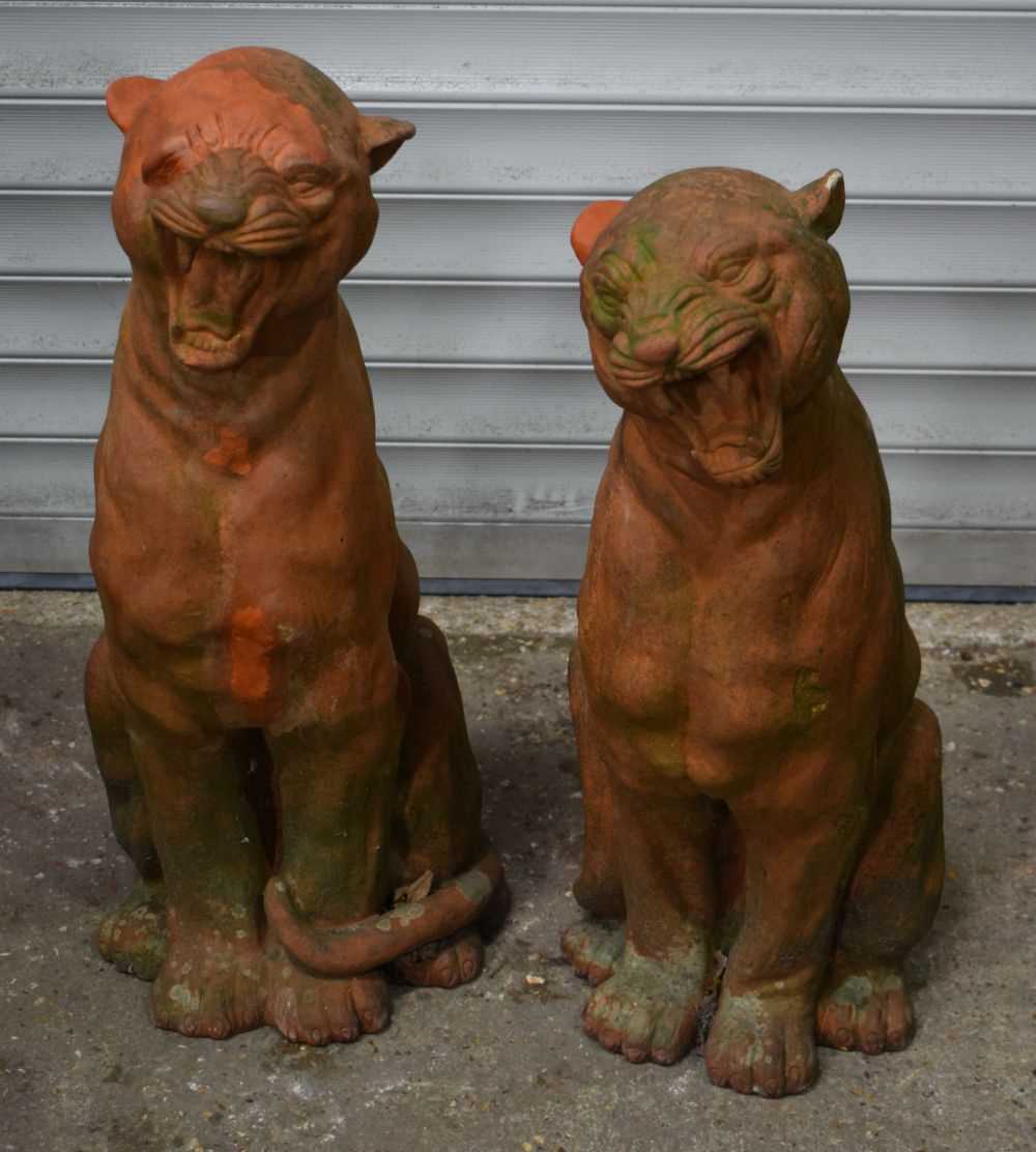 A large pair of Italian Terracotta Panther garden statues 84 x 38 cm (2). - Image 2 of 6