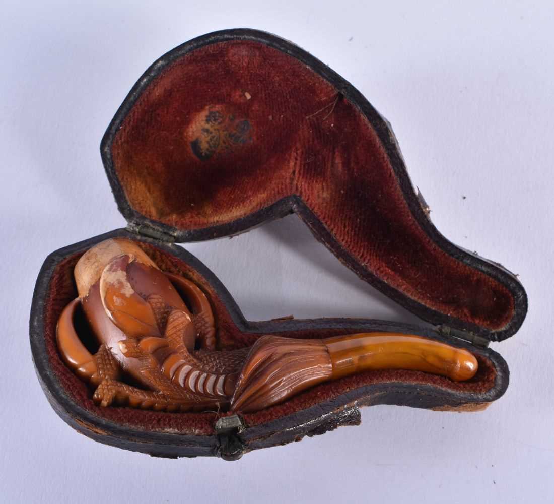 A CASED MEERSCHAUM PIPE. 8.5 cm x 4.5 cm.