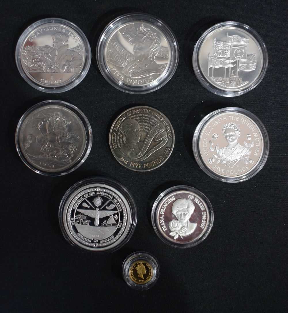 A collection of commemorative coins 8 x £5 - 2 x 1 Crown - 1 x 5 Crown - 1 x 20 Crown - 5 Shilling - Image 7 of 14