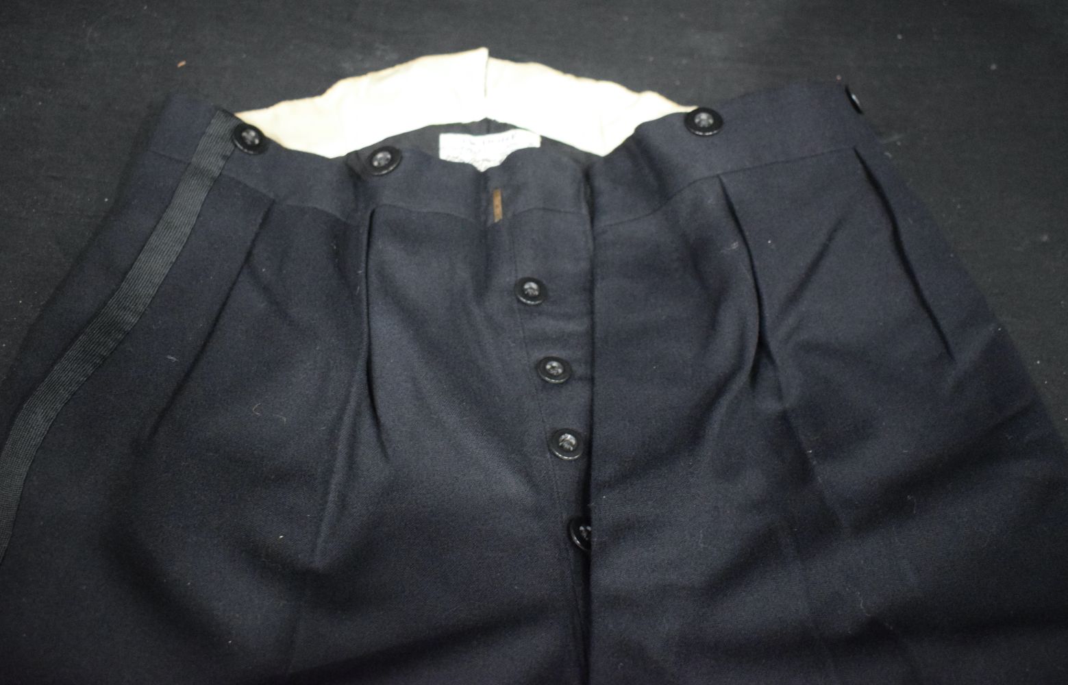 A 1930's J W Dore of Piccadilly Tailcoat suit with 2 pairs of trousers coat 113 cm (3). - Image 14 of 18