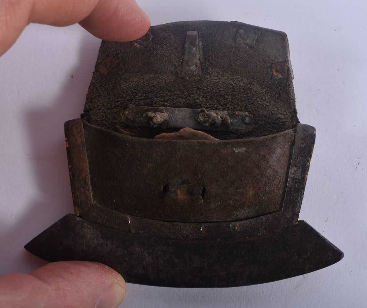 TWO 18TH/19TH CENTURY TIBETAN BRONZE AND IRON TINDER POUCHES Mechag or Chuckmuck. Largest 12 cm x 10 - Image 3 of 7