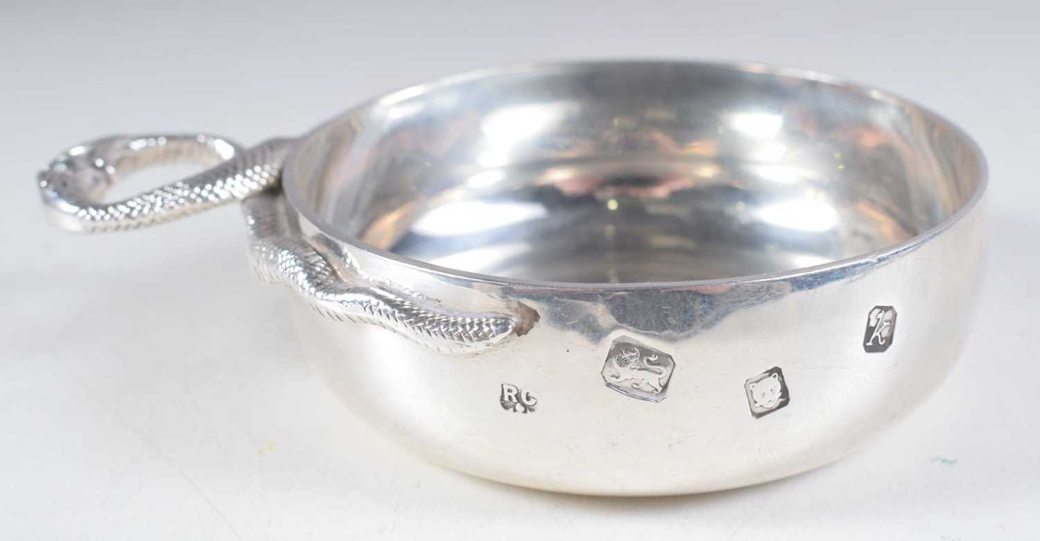 A Vintage Silver Wine Taster with Snake Handle by Richard Comyns. Hallmarked London 1965. 11.4cm x - Image 3 of 4