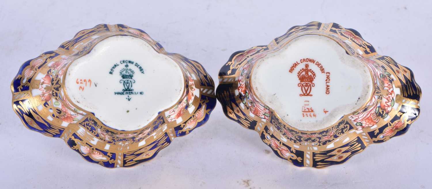 A PAIR OF MINIATURE ROYAL CROWN DERBY IMARI BASKETS. 7 cm wide. - Image 3 of 3
