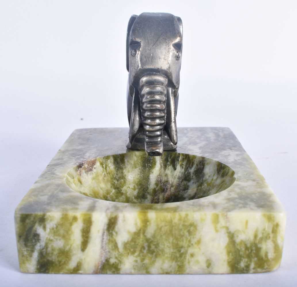 AN ART DECO FRENCH ELEPHANT MARBLE ASHTRAY. 13.5 cm x 10 cm. - Image 2 of 5