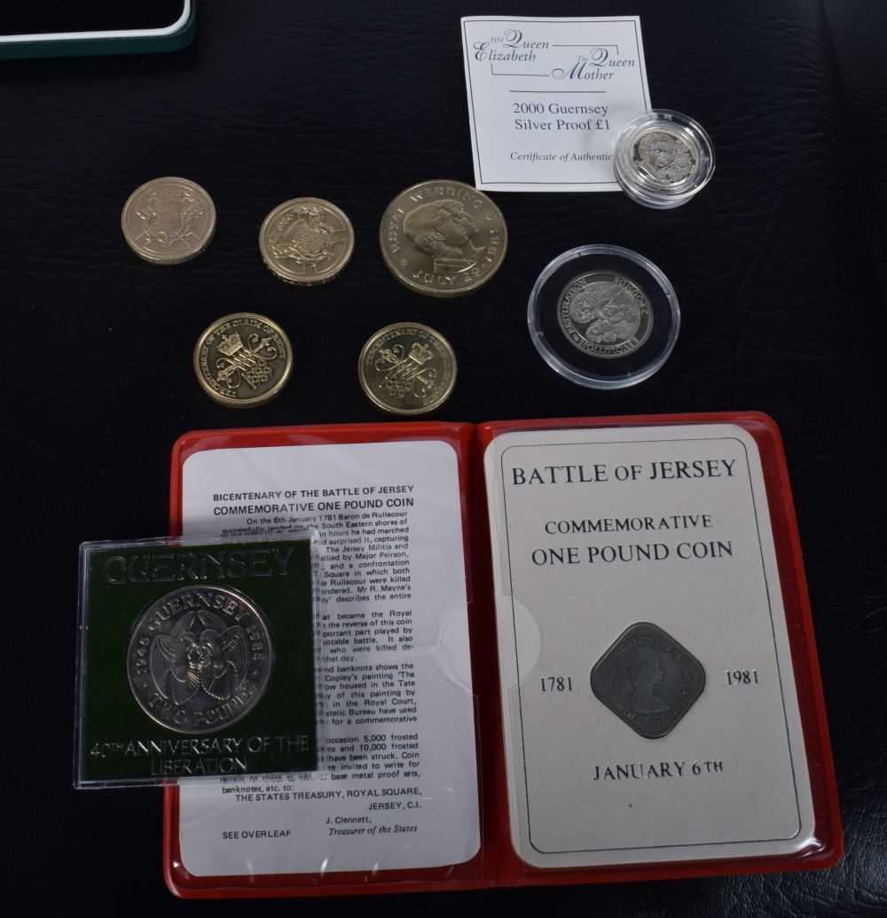 A collection of commemorative coins , £2, £1 and 50 p (13) - Image 4 of 8