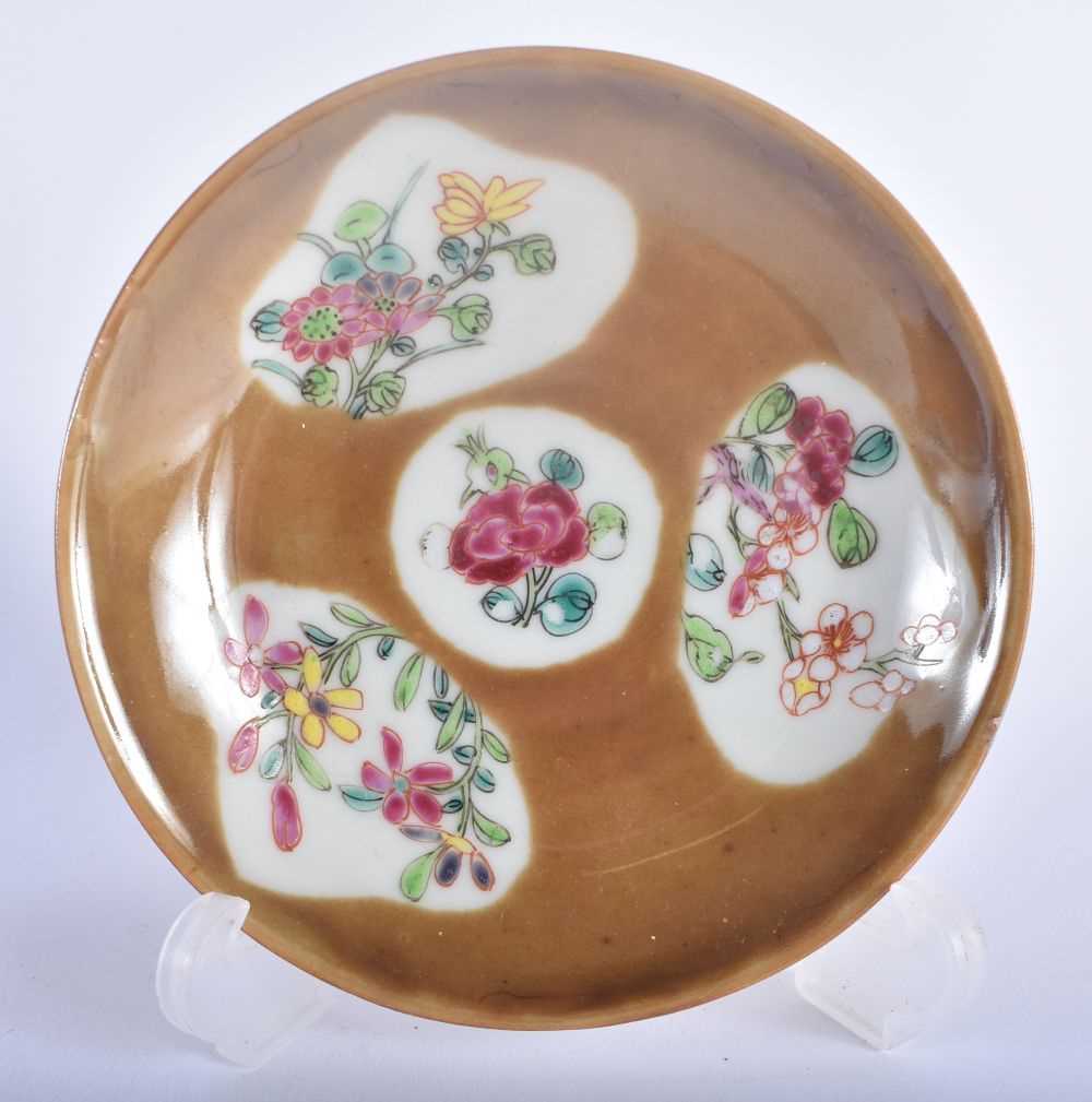 AN 18TH CENTURY CHINESE CAFE AU LAIT PORCELAIN TEABOWL AND SAUCER Yongzheng/Qianlong, together - Image 6 of 10