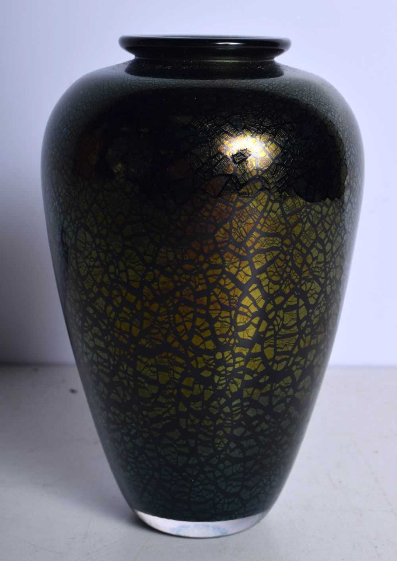 A Malcolm Sutcliffe Iridescent glass vase signed Hothouse M S 14 cm. - Image 3 of 10