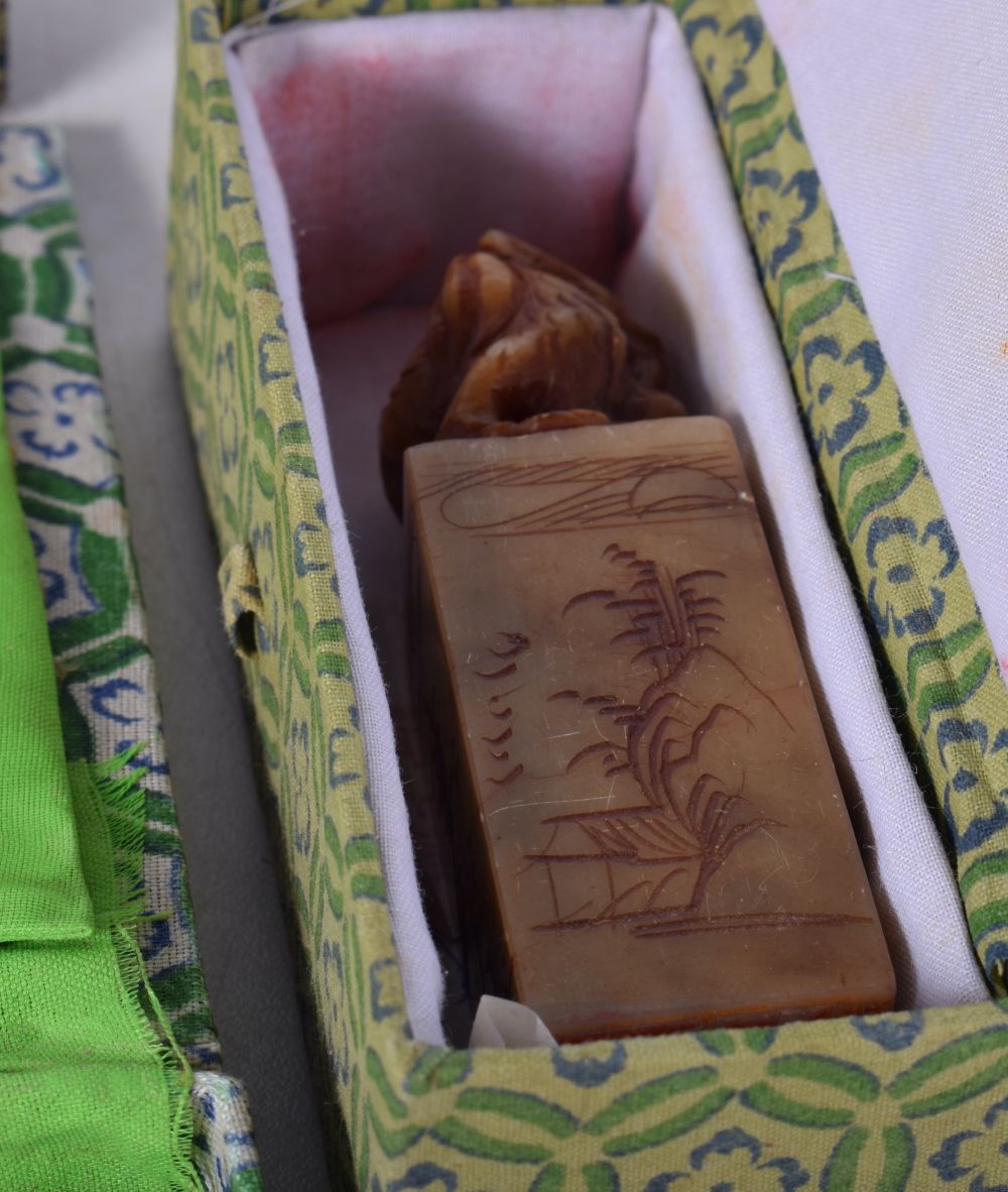 A Chinese Calligraphy set together with related seals and scholars pens 25 x 15 cm. (4). - Image 10 of 10