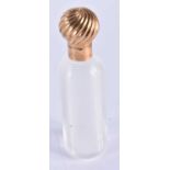 AN ANTIQUE 18CT GOLD AND GLASS SCENT BOTTLE. 32.2 grams. 9 cm x 2.5 cm.