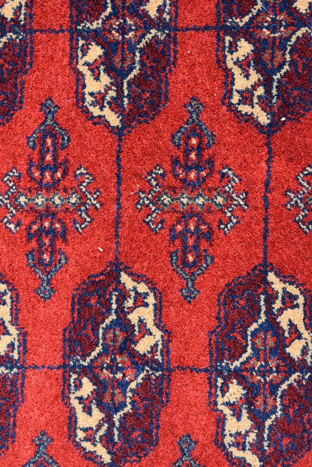 A Turkish Kirman rug 297 x 201 cm - Image 7 of 16