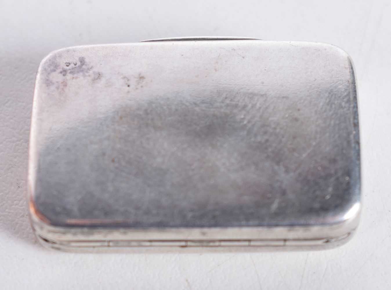 AN ANTIQUE SILVER VINAIGRETTE. Birmingham 1808. 19 grams. 3.5 cm x 2.5 cm. - Image 2 of 4