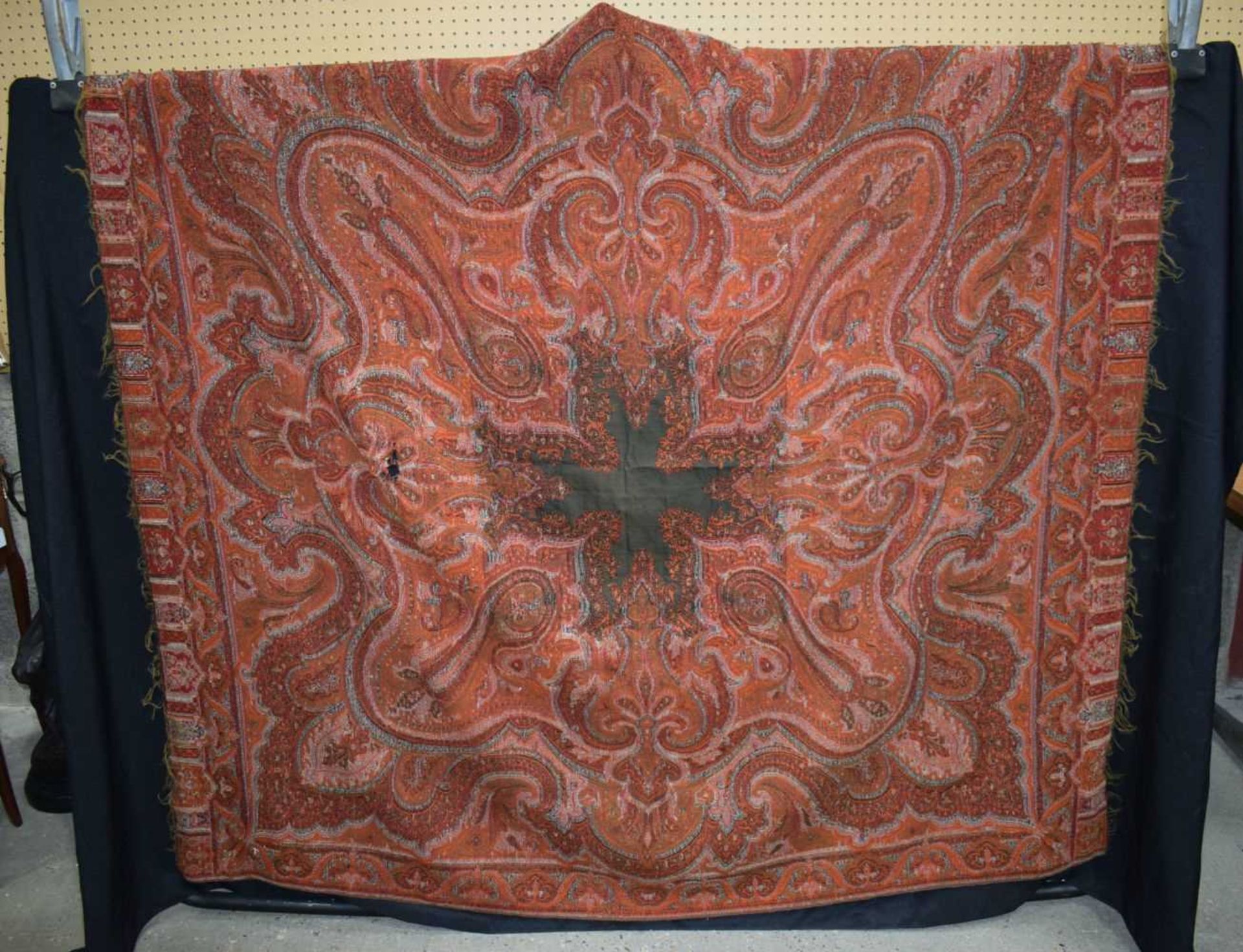 An antique Indian embroidered textile 140 x 140 cm - Image 5 of 10