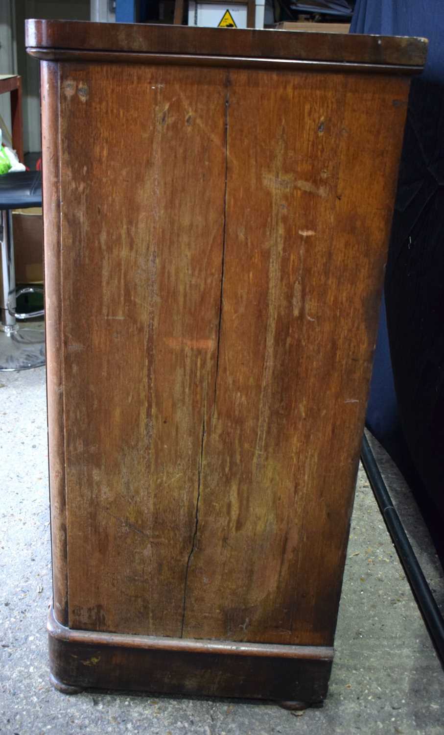 A late 19th Century Mahogany 5 Drawer chest together with two small leather top tables 112 x 112 x - Image 5 of 16