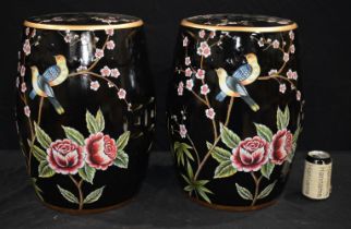 A pair of Chinese porcelain barrel stools 46 cm (2).