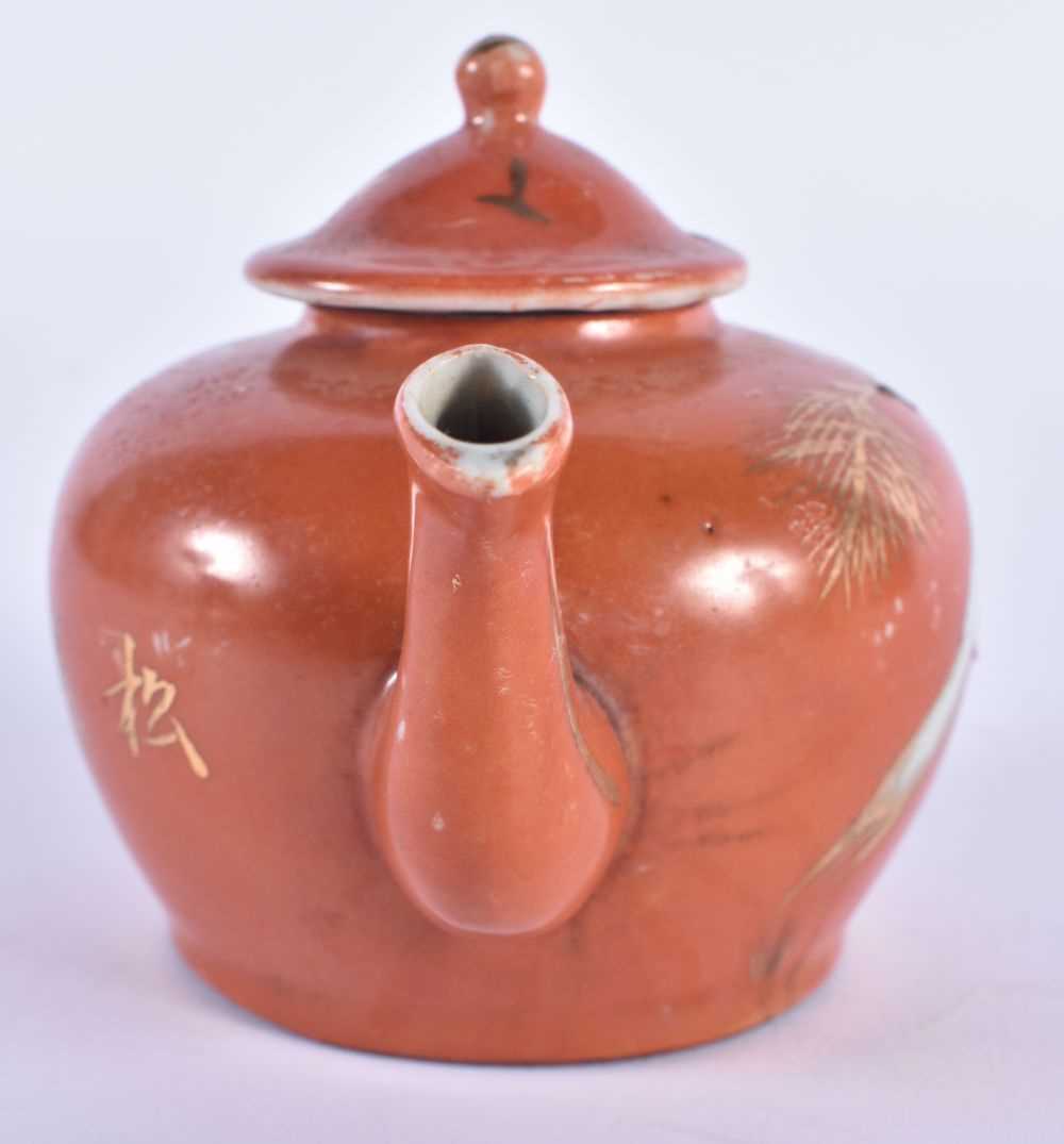 A CHINESE REPUBLICAN PERIOD CORAL GROUND PORCELAIN TEAPOT AND COVER. 14 cm wide. - Image 3 of 5