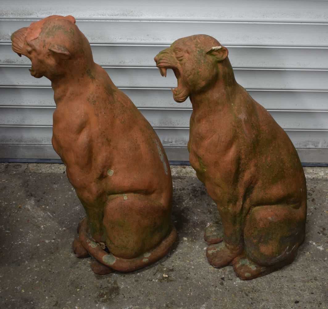 A large pair of Italian Terracotta Panther garden statues 84 x 38 cm (2). - Image 3 of 6