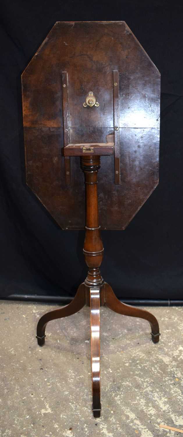A mahogany and Burr wood tilt top side table 71 x 59 x 39 cm. - Image 4 of 8