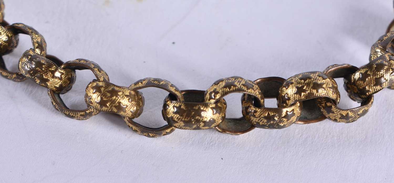 A Gilt Metal Chain Bracelet. 21cm long - Image 2 of 3