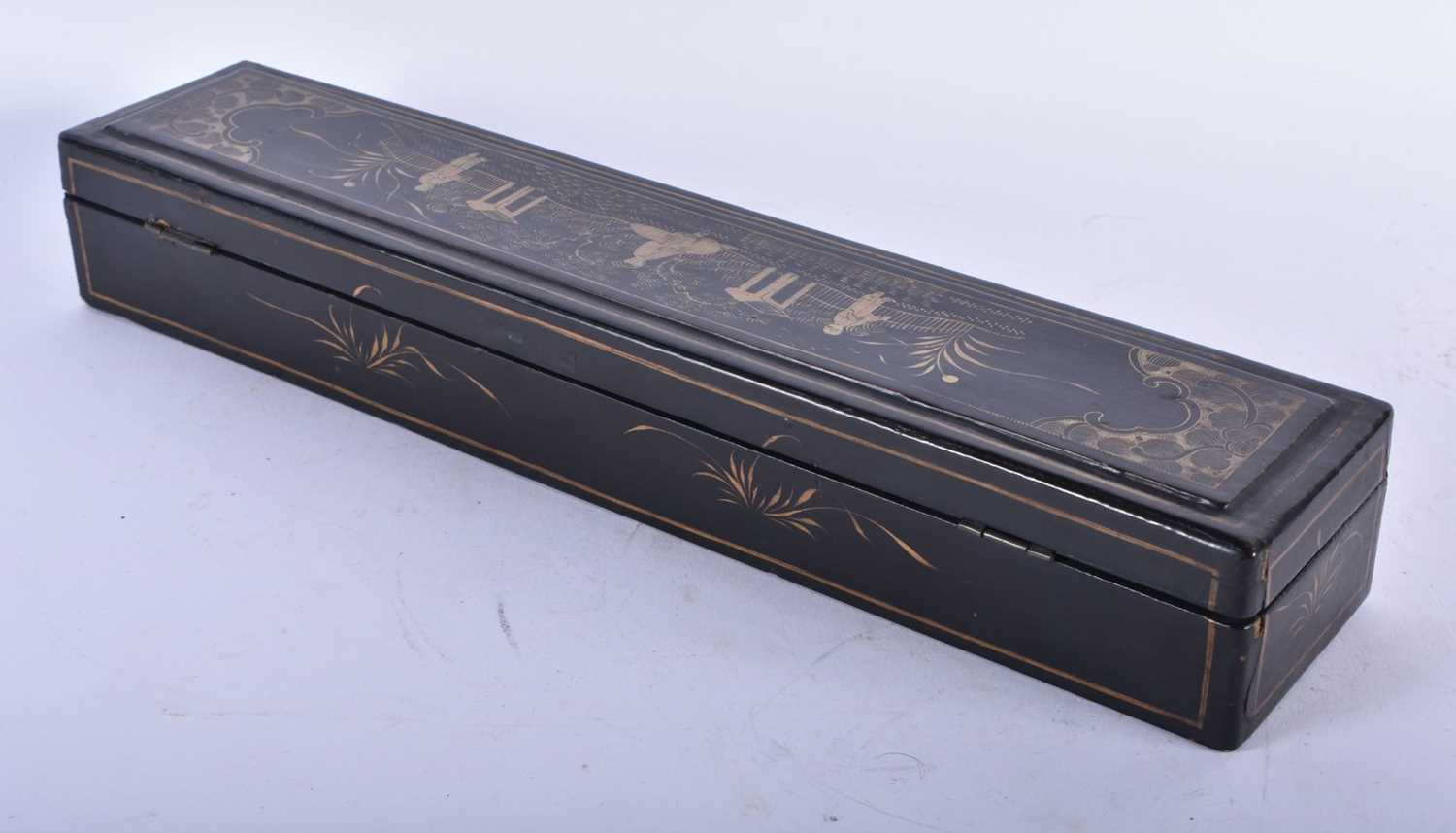 A MID 19TH CENTURY CHINESE EXPORT BLACK LACQUER FAN CASE Qing. 32 cm x 8 cm. - Image 2 of 4