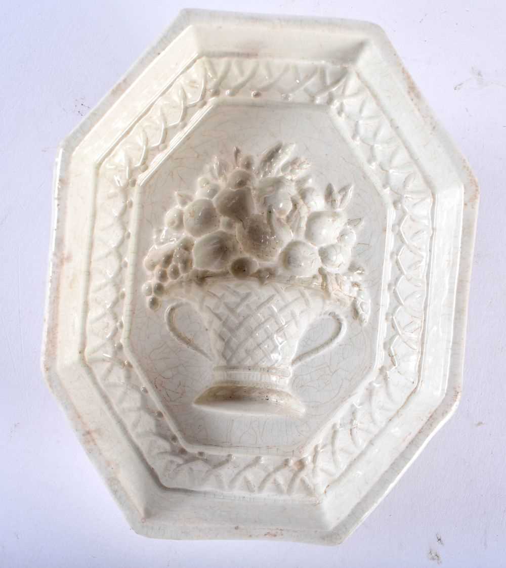 AN EARLY 19TH CENTURY ENGLISH PORCELAIN URN FORM VASE together with a Derby Aesthetic Movement - Image 3 of 5