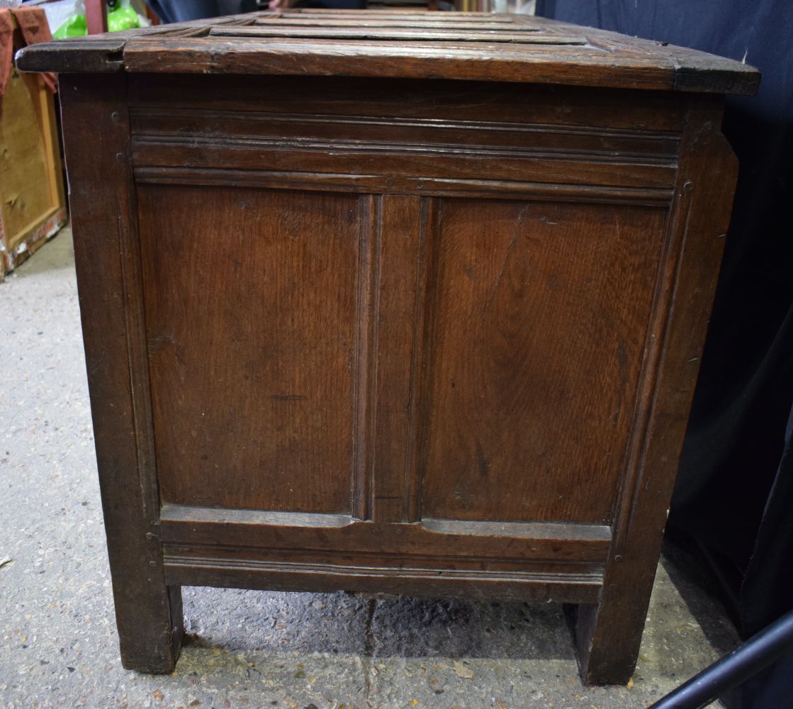 An 18/19th Century Oak Coffer 67 x 138 x 59 cm. - Image 8 of 10