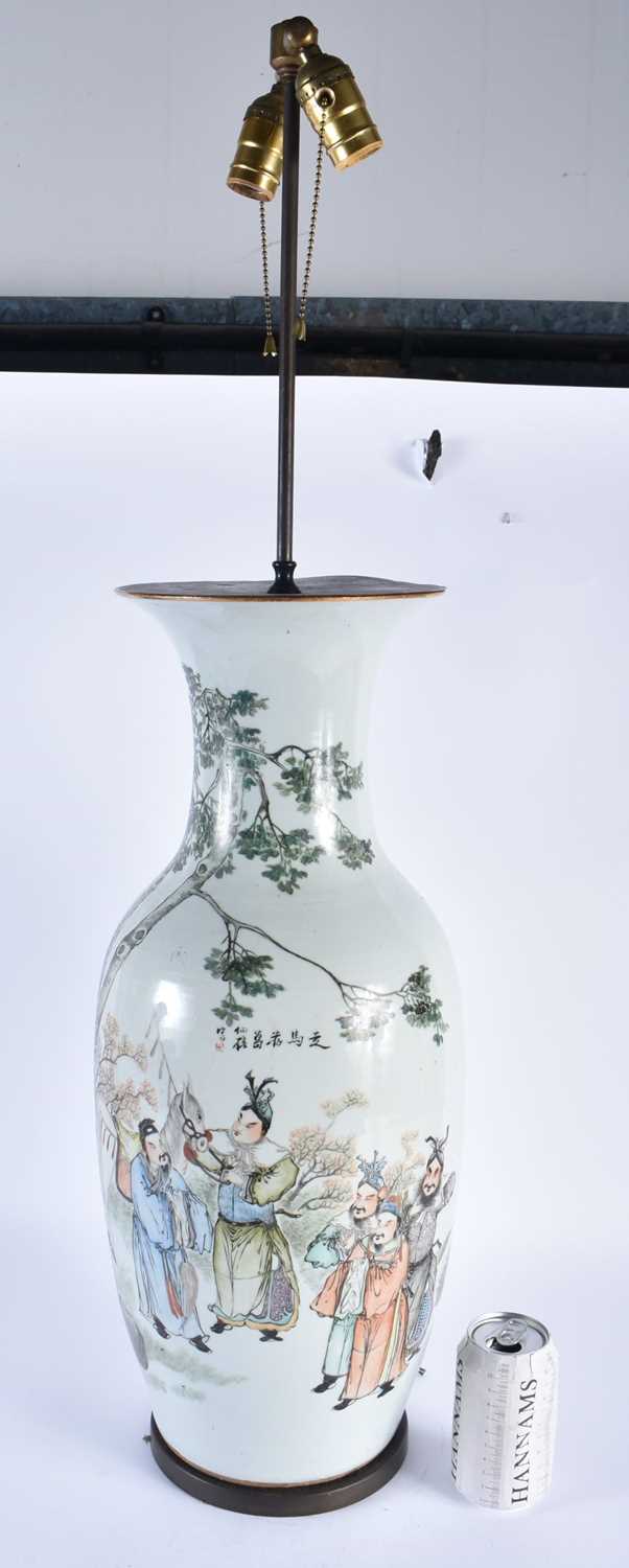 A LARGE EARLY 20TH CENTURY CHINESE FAMILLE ROSE PORCELAIN LAMP Late Qing/Republic. 82 cm high.