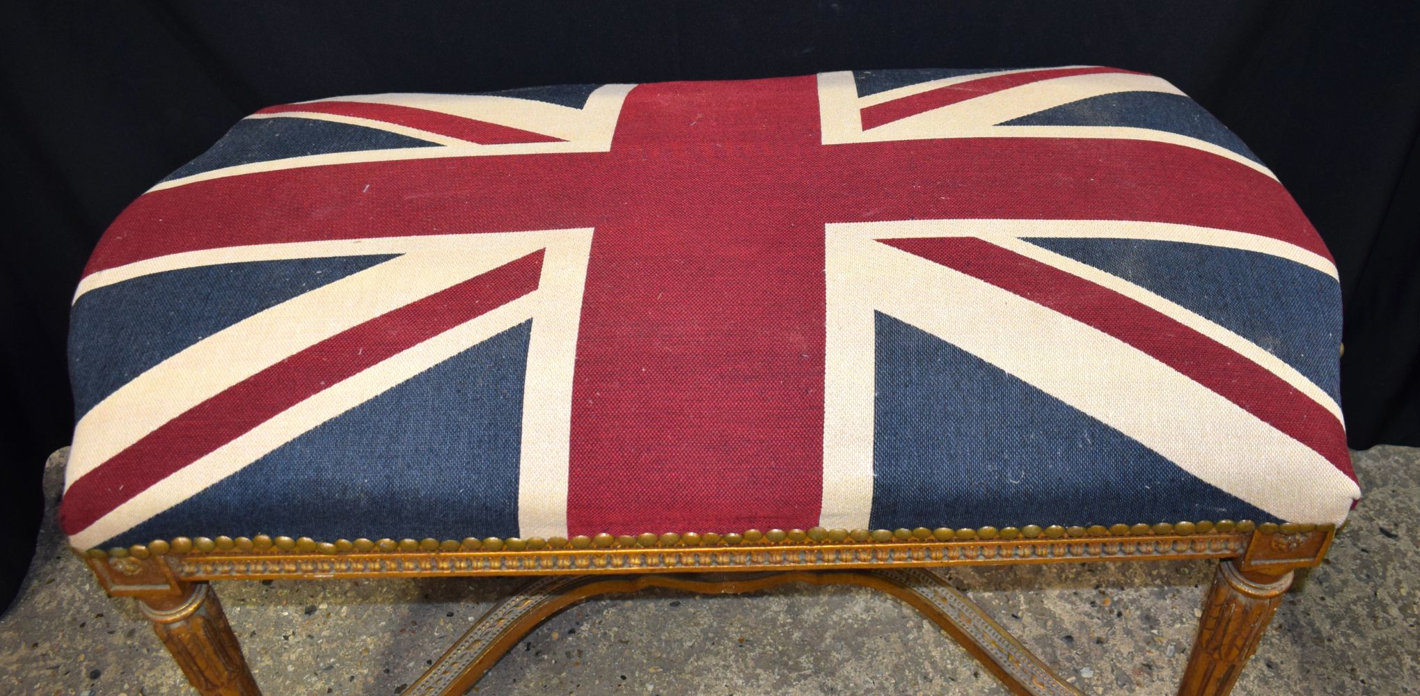 A gilt wood Union jack upholstered bench 60 x 93 x 52 cm - Image 6 of 8