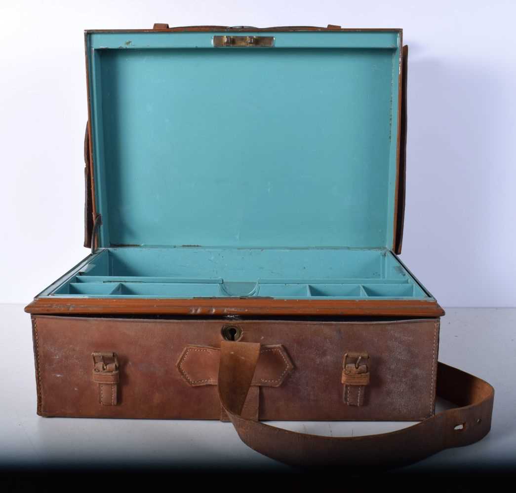 A Vintage metal Cash box fitted within a leather case 17 x 40 x 30cm - Image 5 of 12