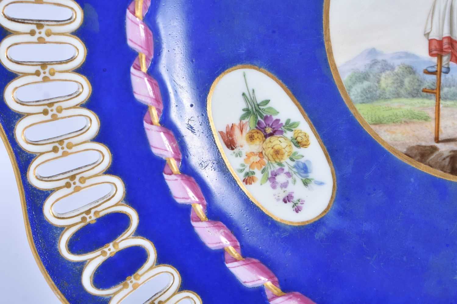 AN ANTIQUE MEISSEN PORCELAIN RETICULATED PLATE. 22.5 cm wide. - Image 3 of 4