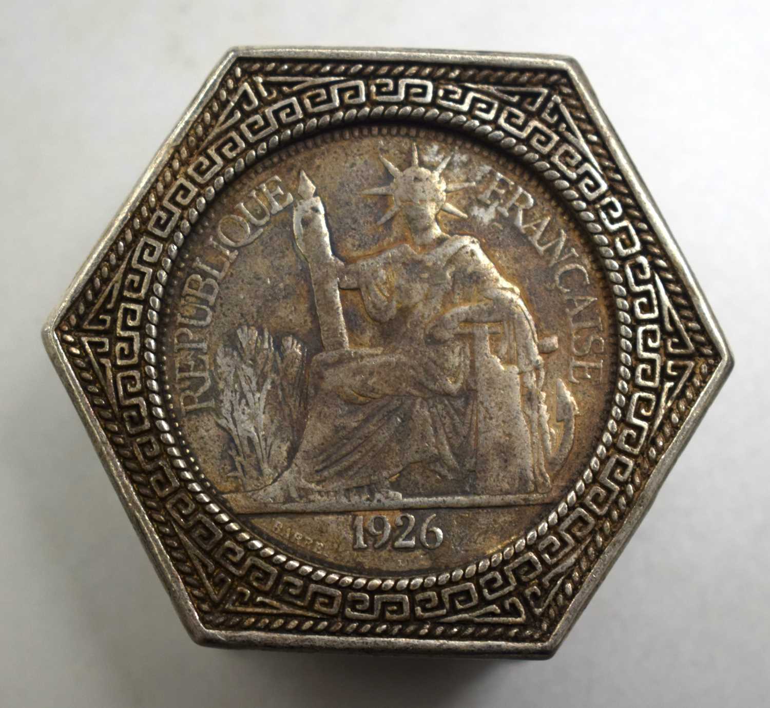 A CHINESE WHITE METAL COIN BOX 20th Century. 108.4 grams. 19 cm x 4.75 cm. - Image 9 of 12