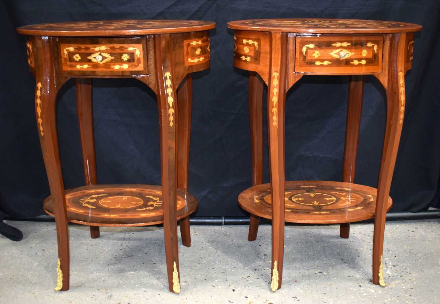 A near pair of Baroque style inlaid Oval side 1 drawer tables 73 x 53 x 40 cm (2) - Image 2 of 8