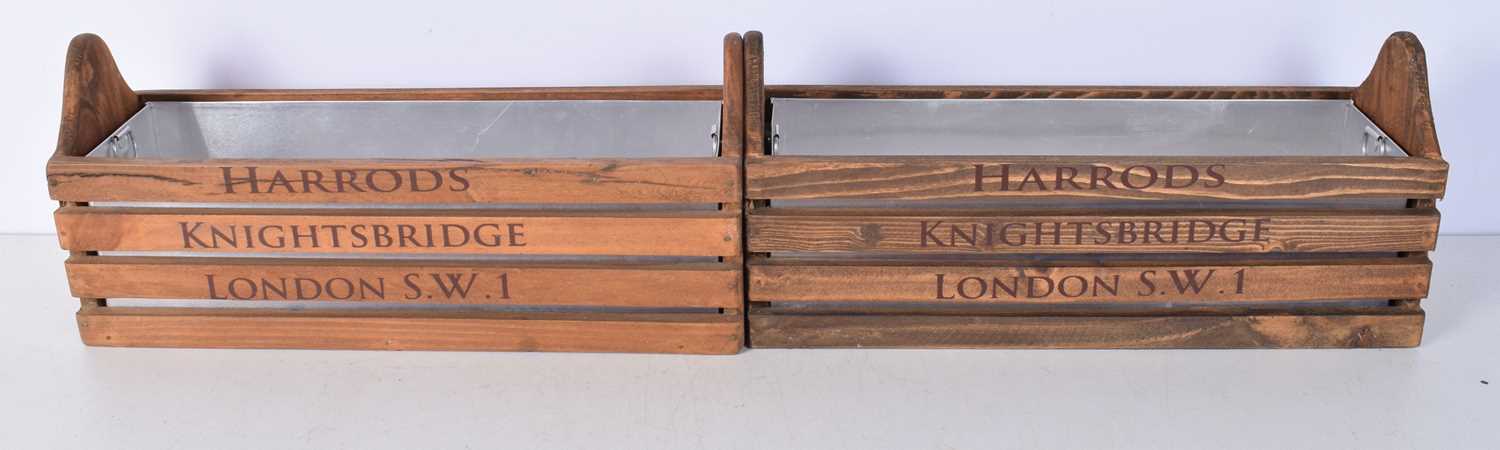 A pair of wooden planters with metal inserts 15 x 35 cm (2) - Image 2 of 6