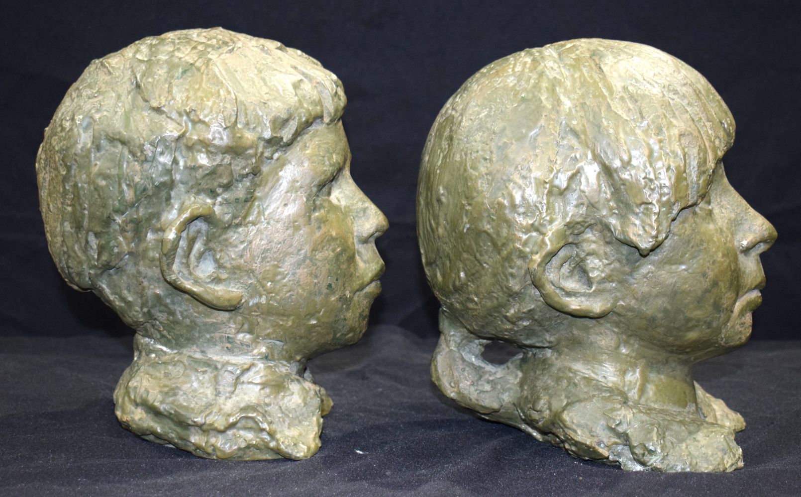 Two Childs bust cast in metal 24 cm (2) - Image 2 of 4